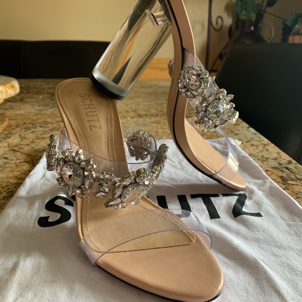 Brand new SCHUTZ heels